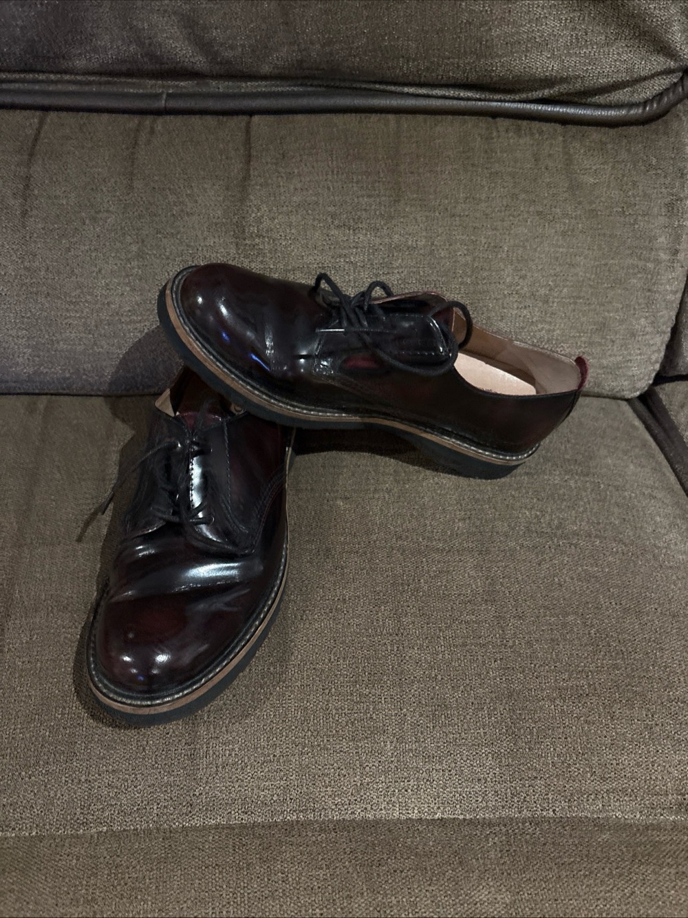 Taos Shoes Women Size 8 .5 Comfort  Work It  Leather Lace Up Oxblood Patent Leat